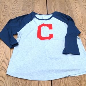 Women's cubs 3/4 tee. New never worn